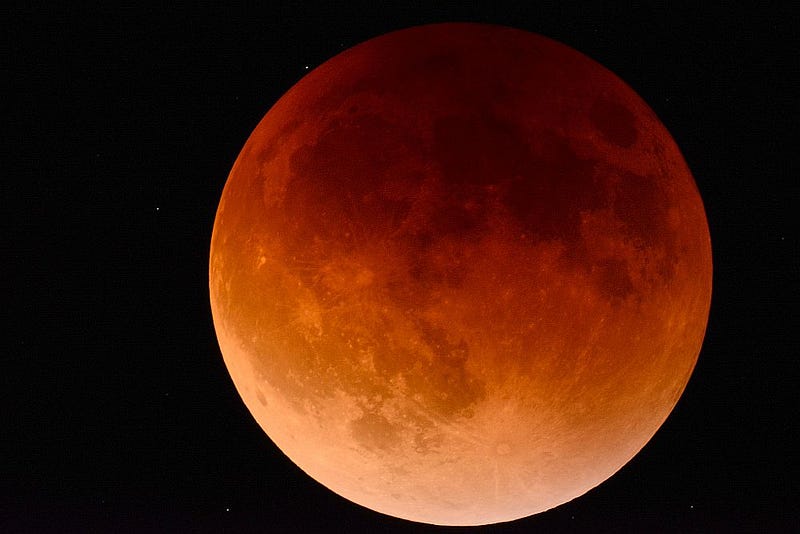 Total lunar eclipse on May 26